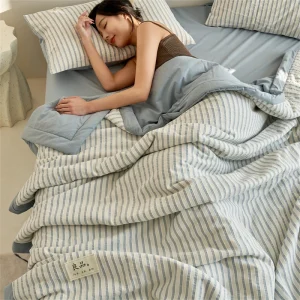 New Stripe Pattern Summer Duvet Lightweight Cloud-feeling Blanket Breathable Cooling Comforter Bare-sleeping Single Double Quilt